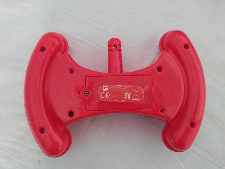 Carro Telecomandado Mickey Roadsters Racing League