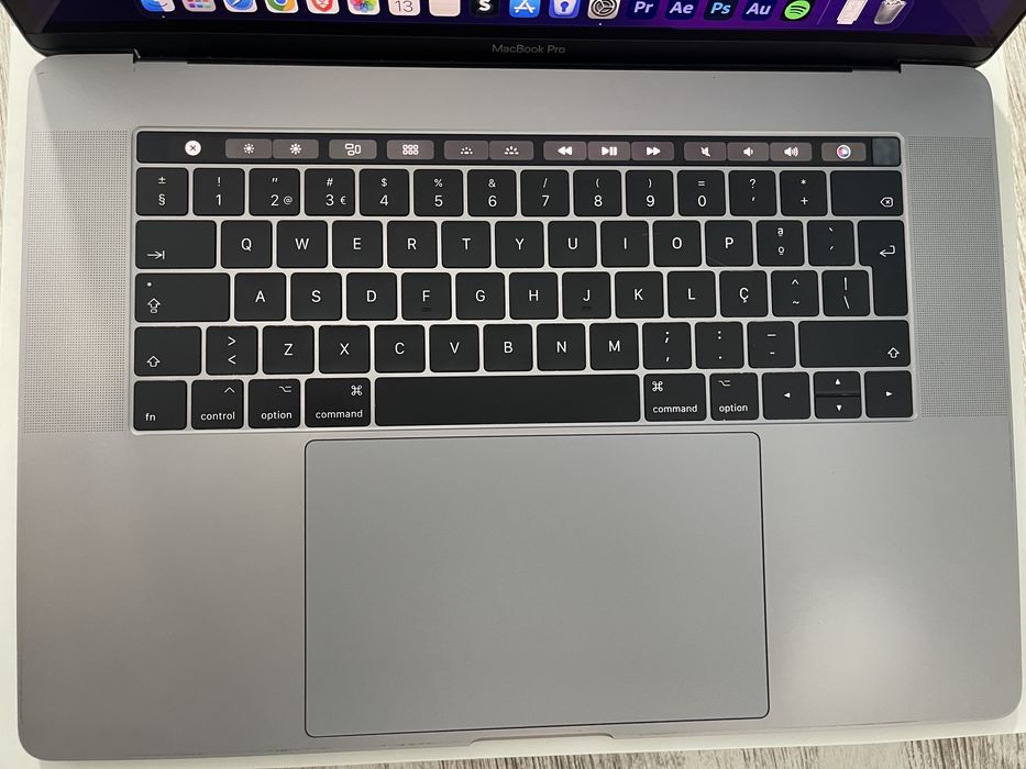 MacBook Pro Retina 15” 2017 — i7 3.1 GHz | 16 GB | 2 TB | Radeon Pro 560 4GB