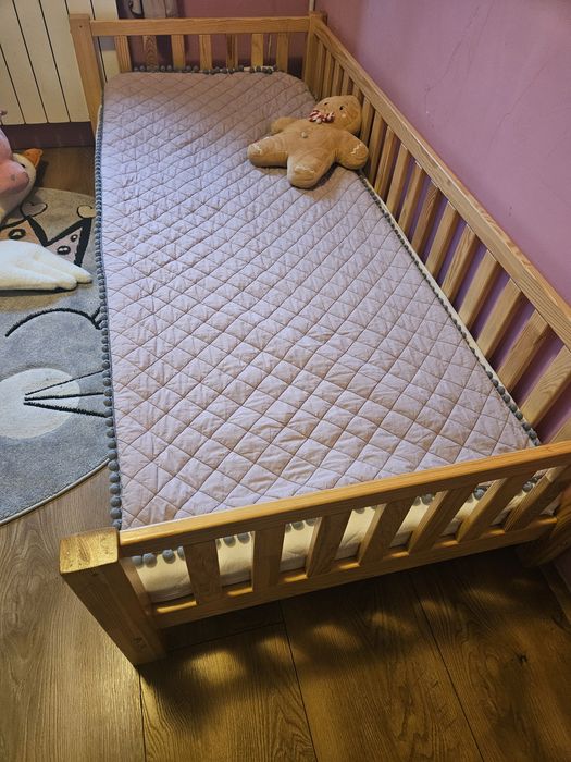 Łóżko dziecięce z materacem
