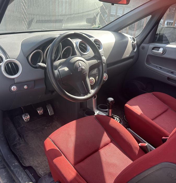 Mitsubishi Colt 1.3 2005 rok Pali jezdzi