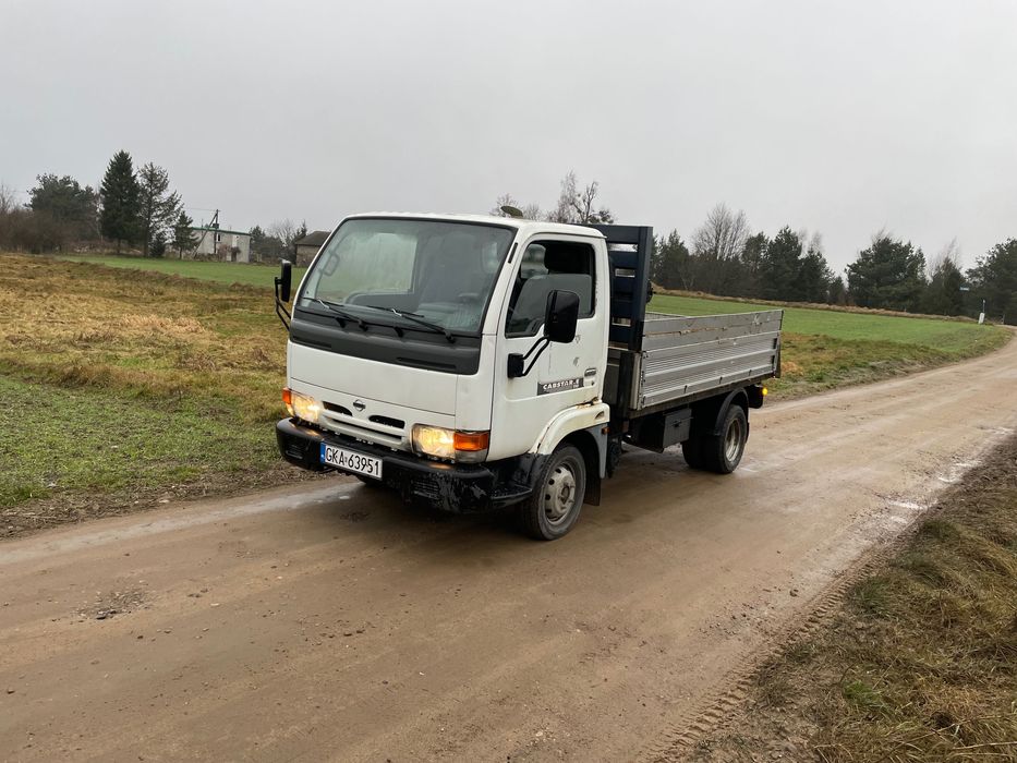 Bus wywrotka na kat b Nissana Cabstar