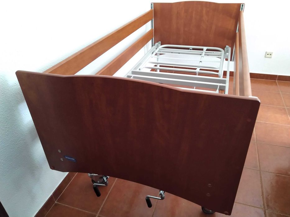 Cama Articulada Manual Invacare Sonata