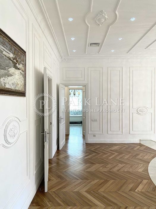 Конча-Заспа. Дамба. Дом с выходом на Днепр. 50 соток земли.