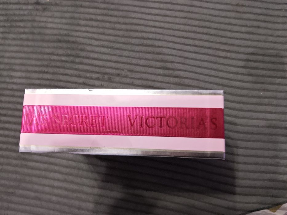 zestaw perfum oraz balsam perfumowany.