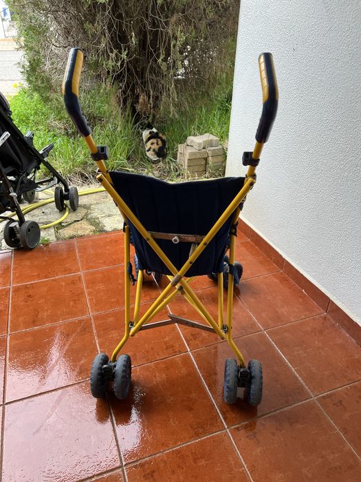 Carrinho passeio criança bom estado