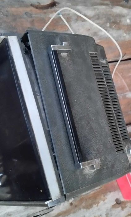 Telewizor przenośny SONY Solid State retro PRL