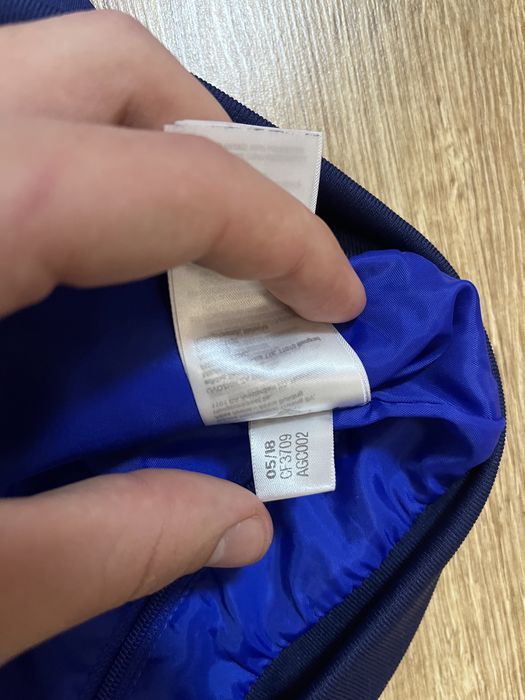 Вітровка adidas