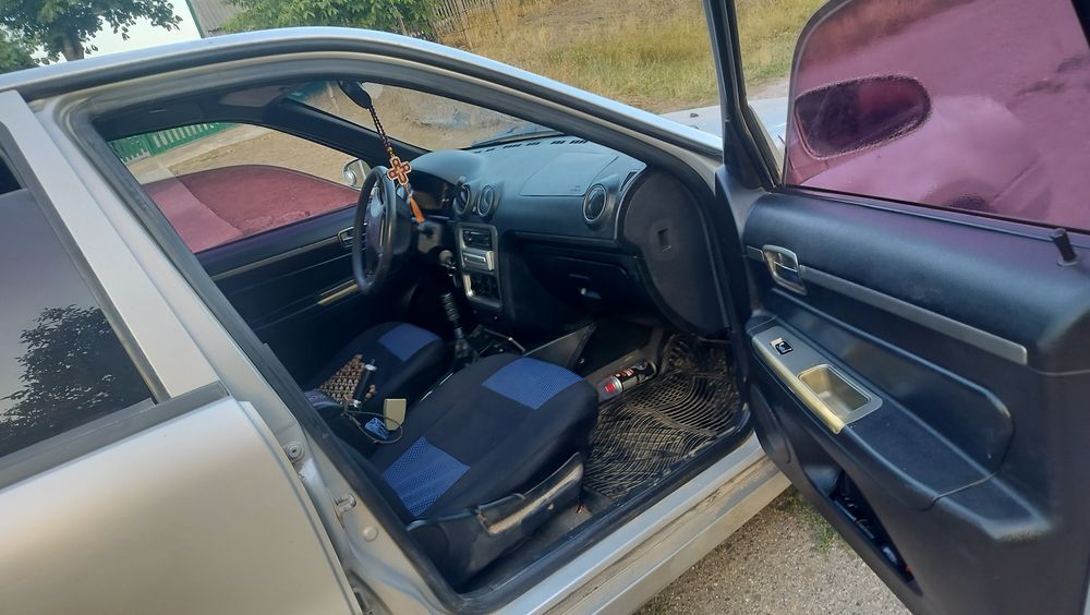 Продаю geely ck2