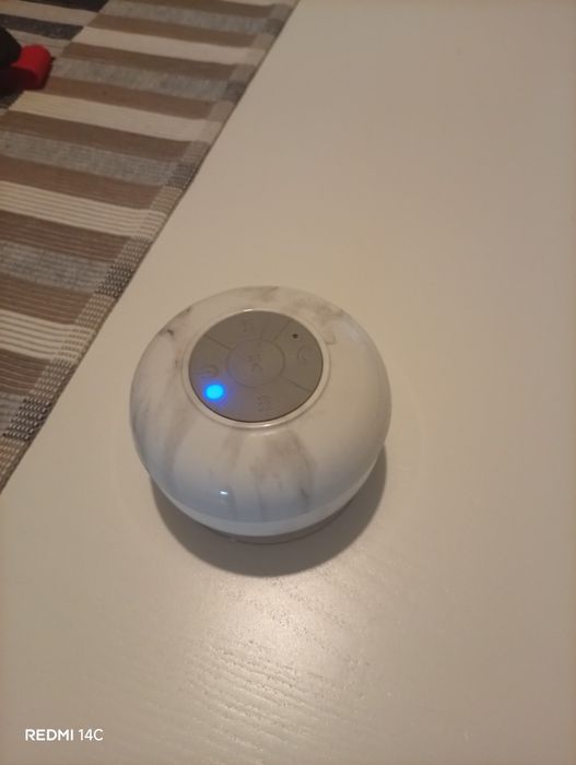 Caixa de som para casa de banho com ventosa para colocar na parede *lisa