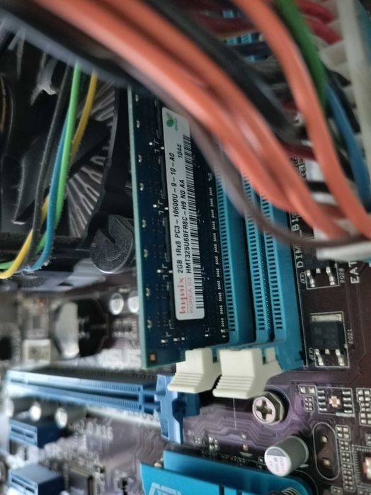 Компьютер (системний блок + монітор)