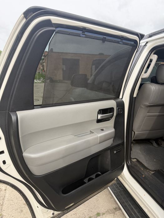 продам Toyota Sequoia
