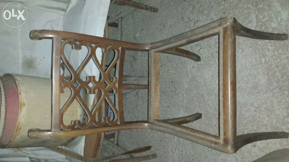 Vendo conjunto de cadeiras vintage, de palhinha e almofadadas.