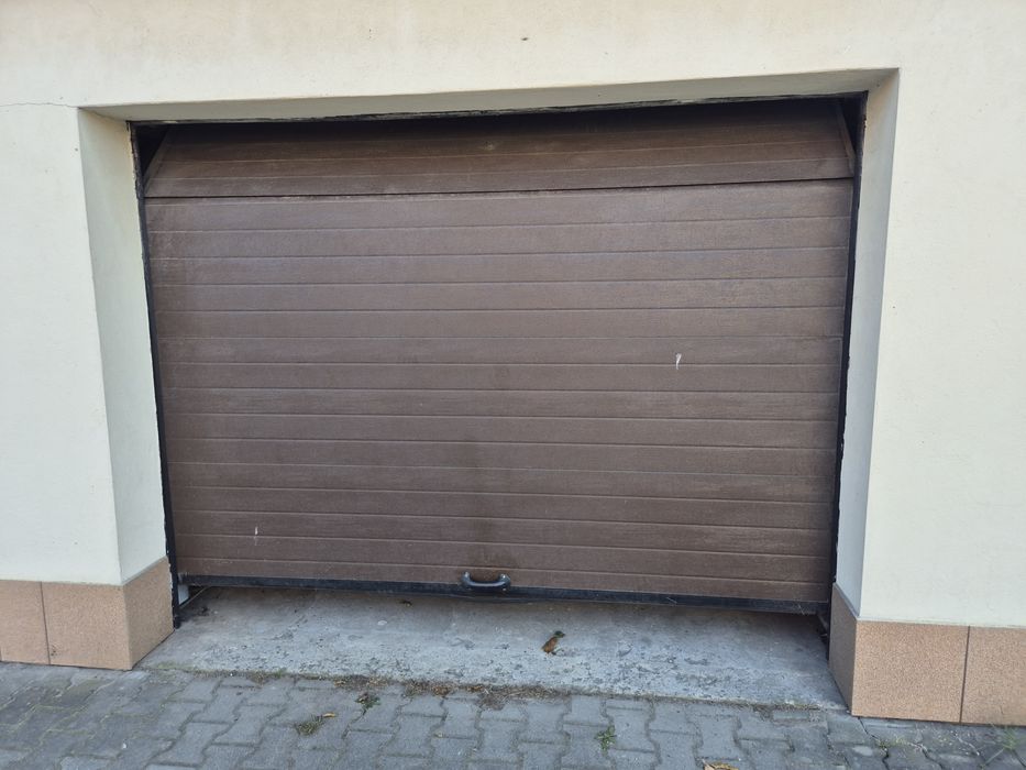 Brama garażowa segmentowa 2.6x2.05m