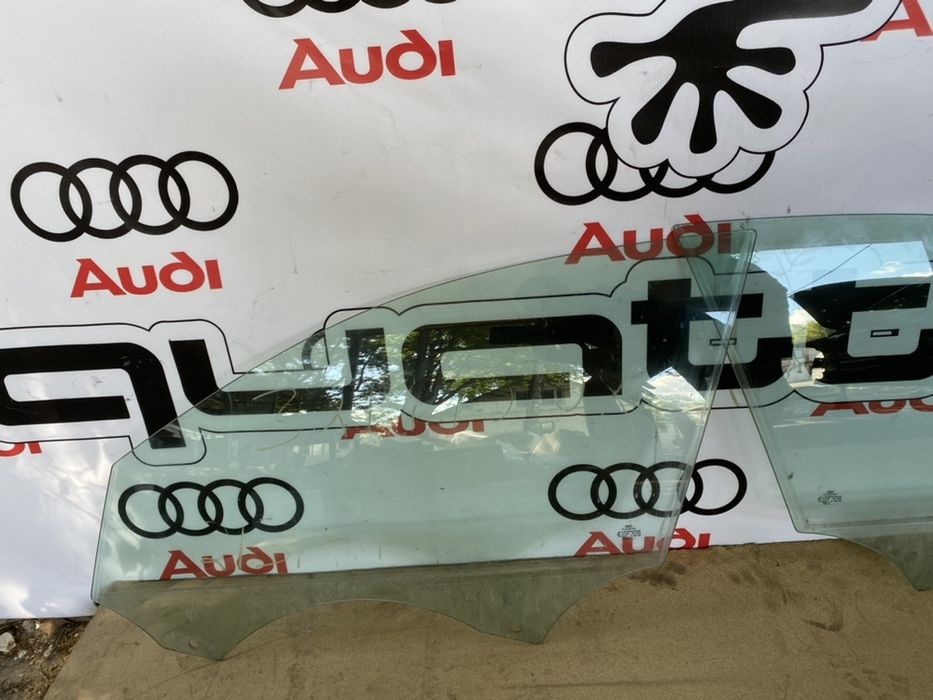 Стекло Скло передней двери левое правое  Audi A4 B8 08-16 год
