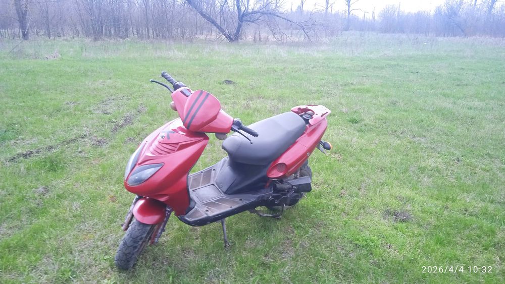 Продам мопед скутер