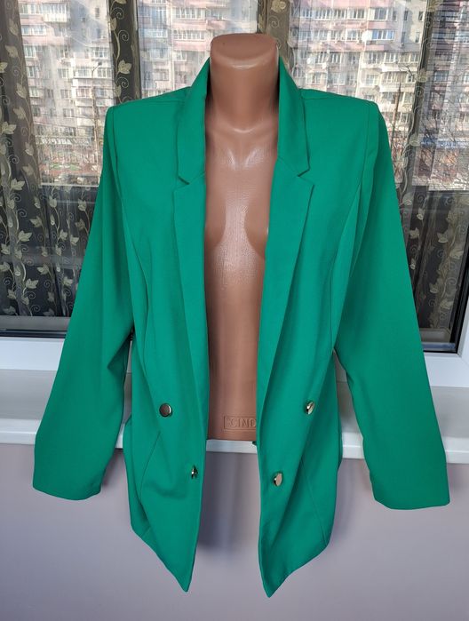 Зелёный нарядный женский пиджак жакет