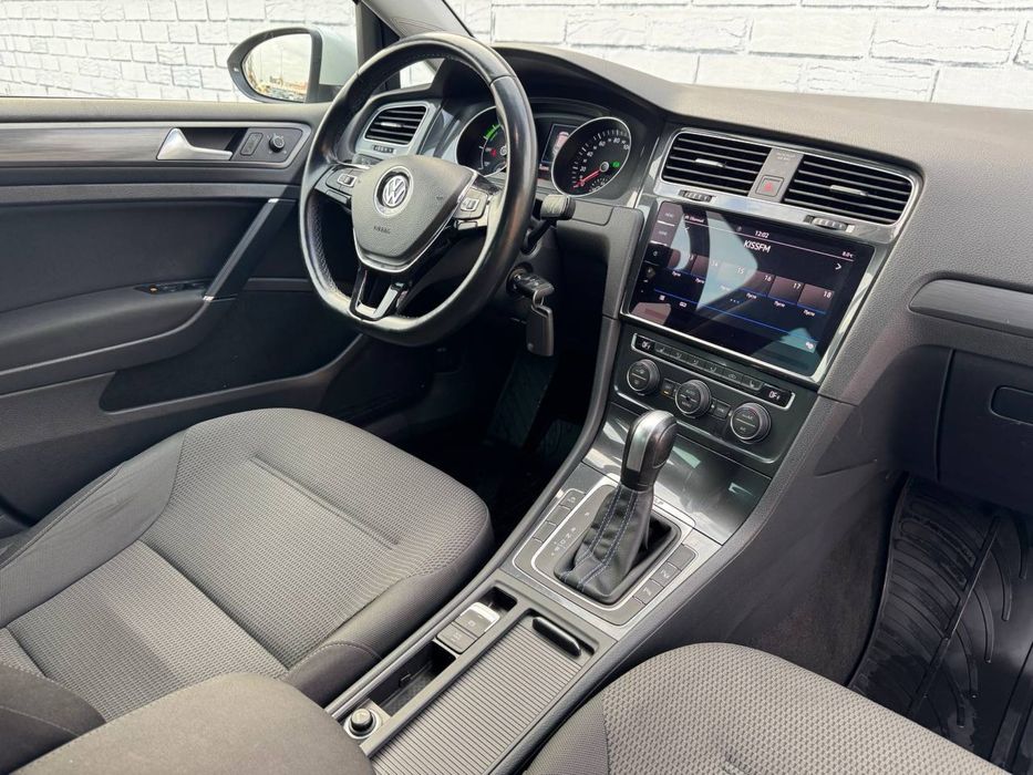 Volkswagen E-Golf Car Invest Ukraine Лізинг