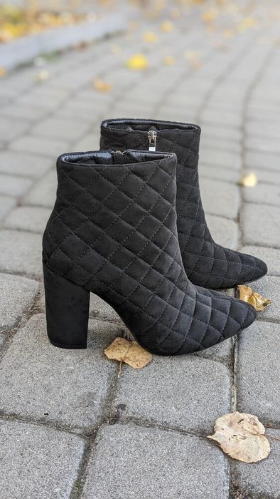 ботильоны на каблуке  ботинки на каблуку дві моделі  37,38,39,40