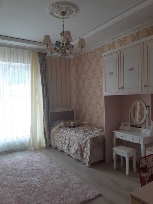 Оренда 4 кімн. будинку, вул Сахарова – Бойківська, вигляд на парк