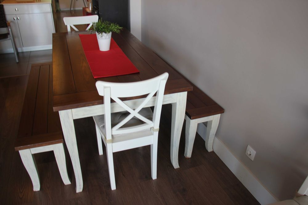 Mesa de madeira para 8 pessoas + 2 bancos