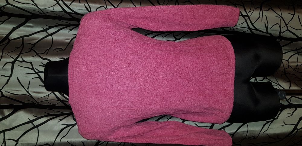 Malinowy sweterek, rozm.38-40