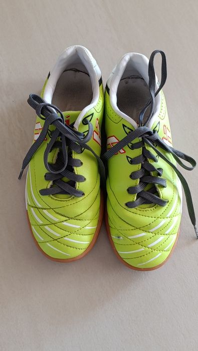 Buty piłkarskie halówki 32