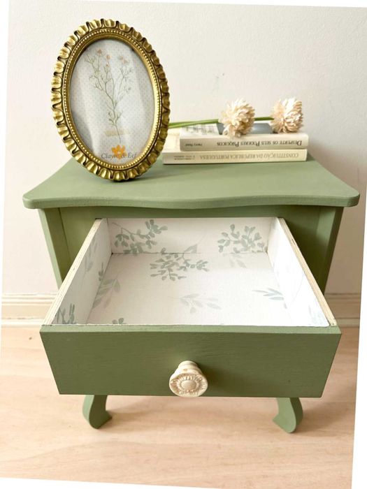 Mesa de cabeceira verde restaurada com envio gratuito ou em mão