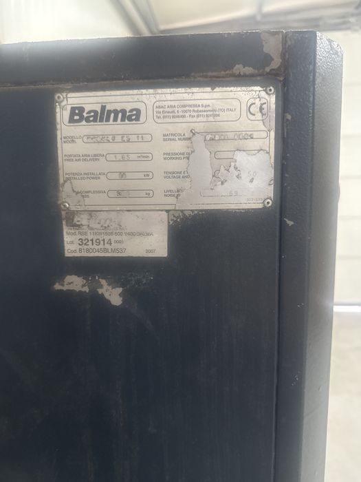 Compressor com secador de ar e depósito