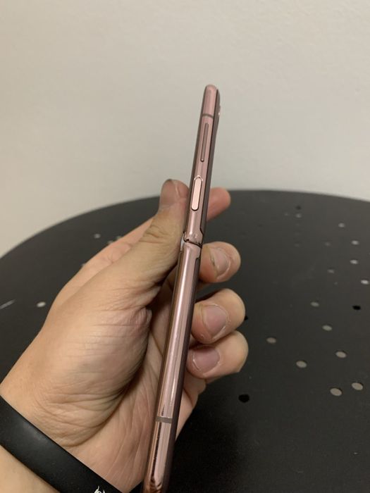 Samsung Galaxy Z Flip 5G 256 gb під відновлення