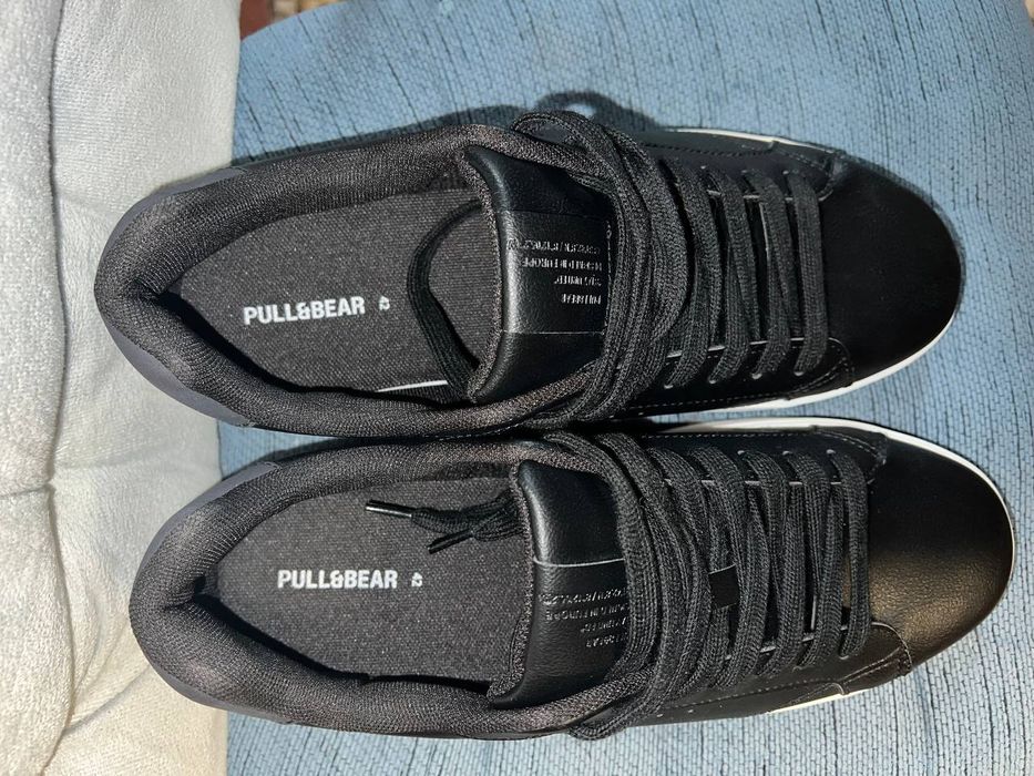 Продам мужские кроссовки PULL & BEAR 42