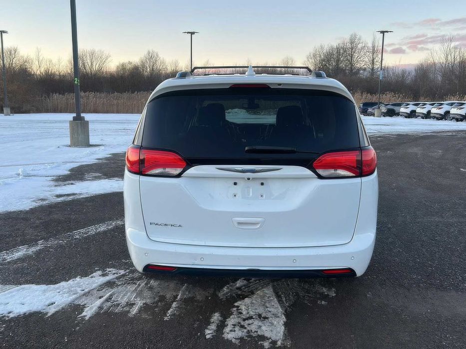 Chrysler Pacifica Touring L Plus      2018