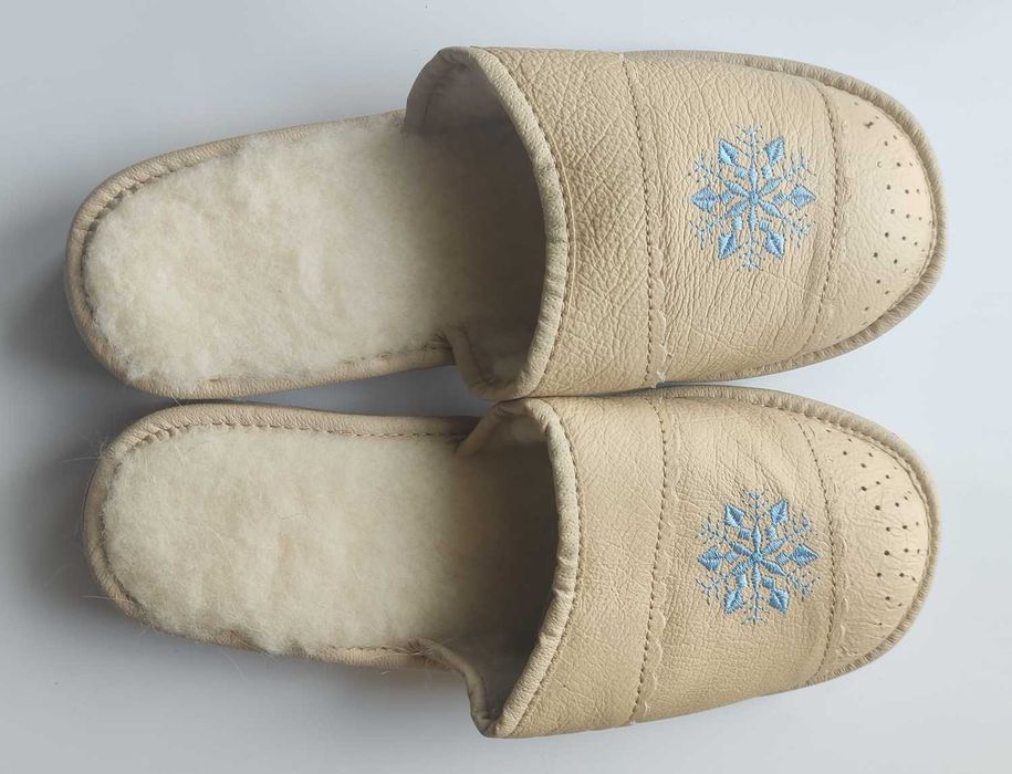 Домашні капці тапочки жіночі, овеча устілка натуральна шкіра розпродаж