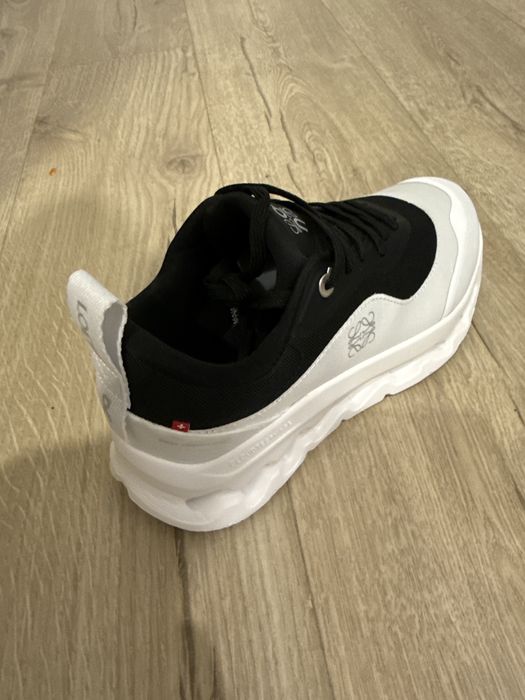 Жіночі кросівки колаборація loewe & on cloudtilt