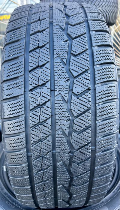 245/45 18 Farroad FRD 78 4 шт