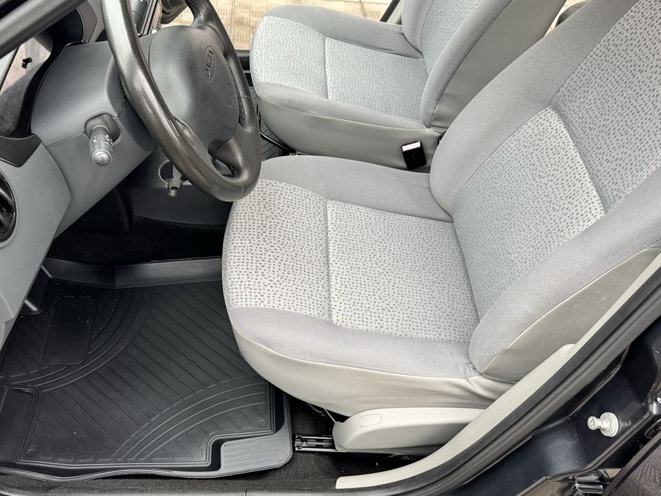 Дача Логан MCV 2010 рік 1.6.