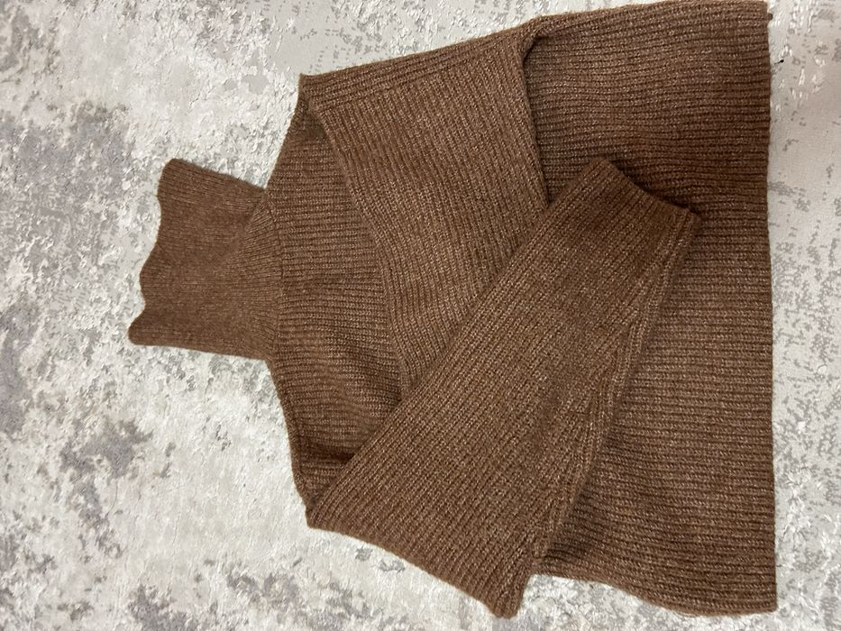 Кофточка ZARA с горлышком