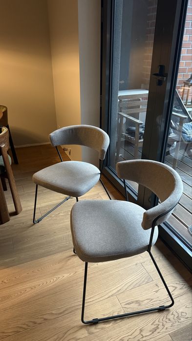 Zestaw 4 krzeseł w stylu modern