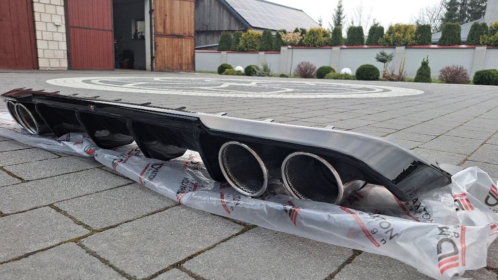 Dokładka tylna Maxton Design do Seata Leona FR MK4 ST