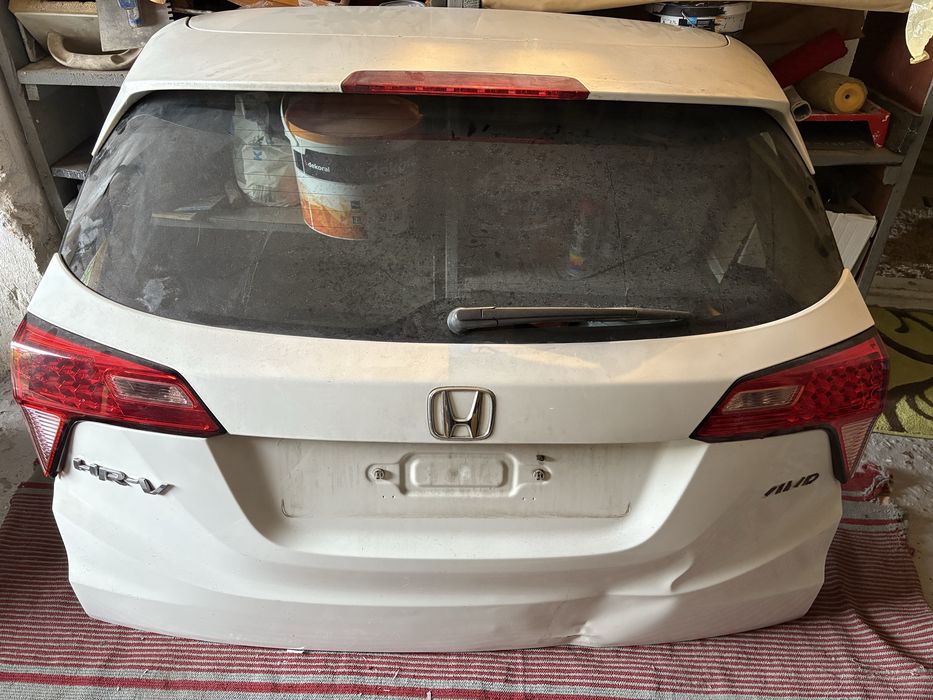 Klapa tyl Honda HR-V biala perla 2018