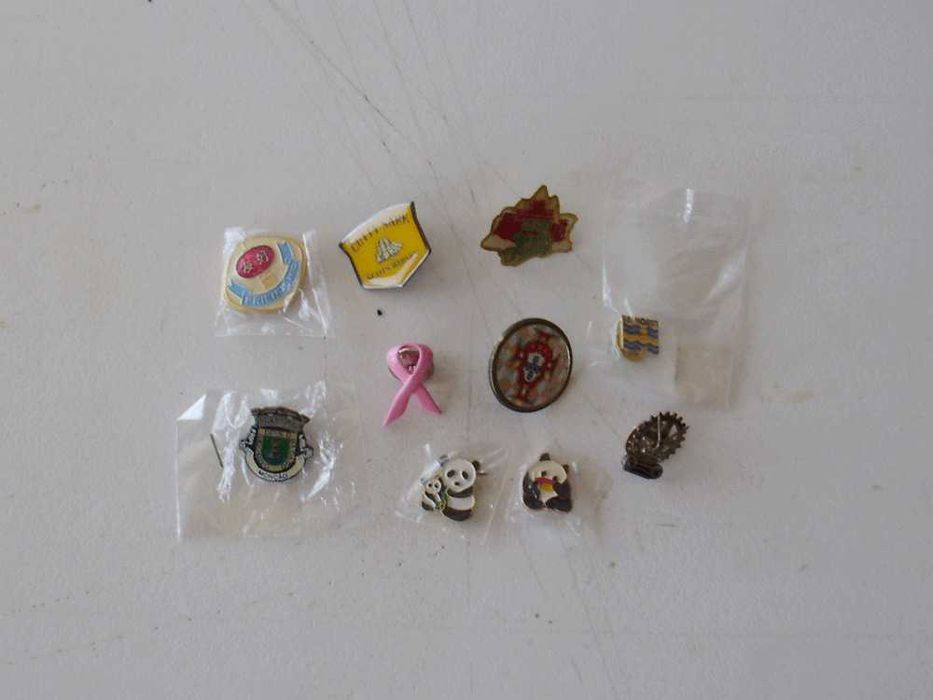 Pins de vários géneros