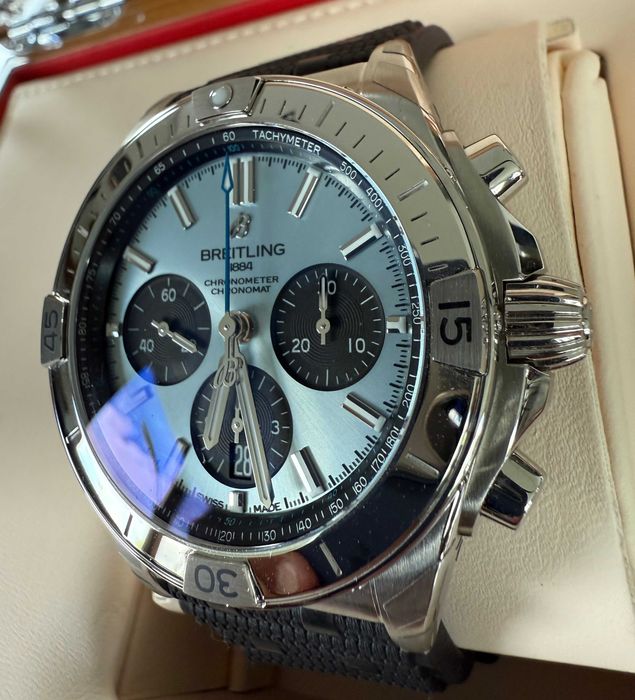 Breitling Chronomat B01 Chronograph 42 Stal-Platyna /  2024