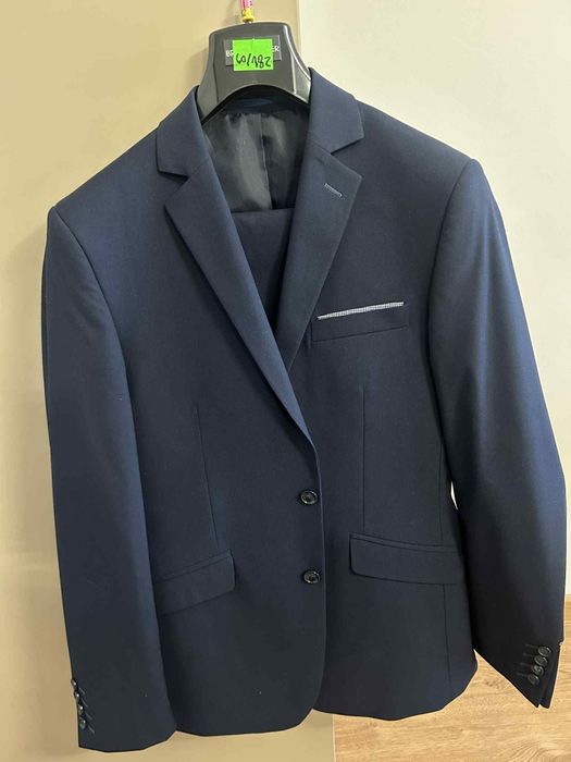 Garnitur męski bardzo ciemny granat