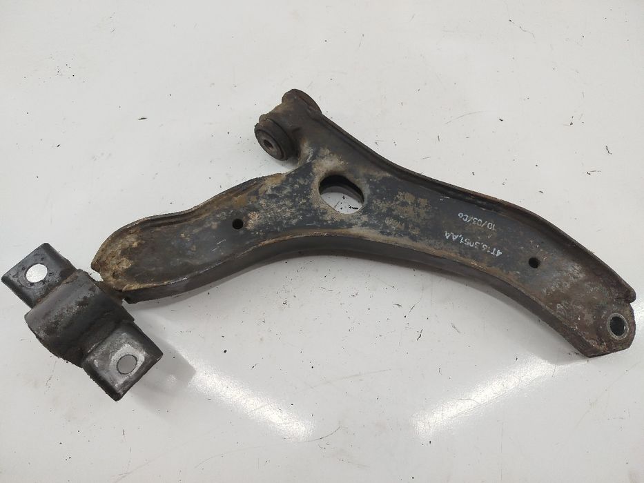 Braço de suspensão frente esquerdo - FORD TRANSIT CONNECT (P65_, P70_, P80_) | 02 -