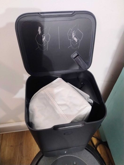 iRobot Roomba i5 ze stacją na gwarancji do 28.08.2028r