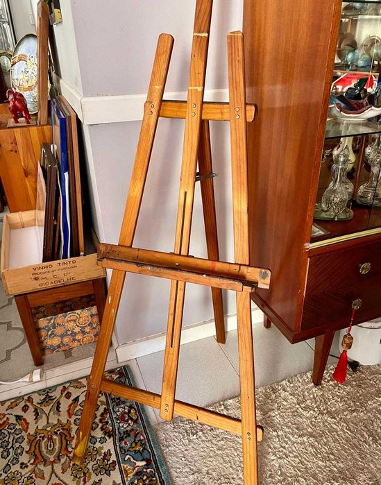 Cavalete de pintura em madeira