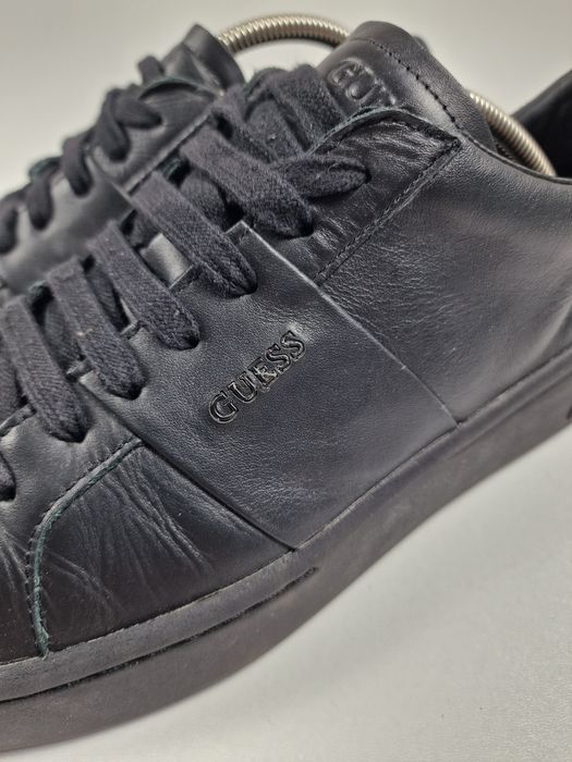Мужские черные кожаные Guess
Guess 27.