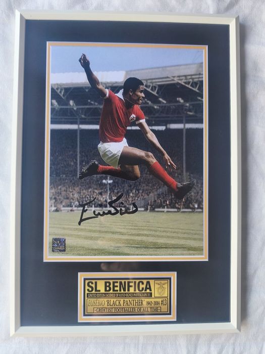 Moldura Black Panther Eusébio Benfica Legend com Autógrafo (A4)