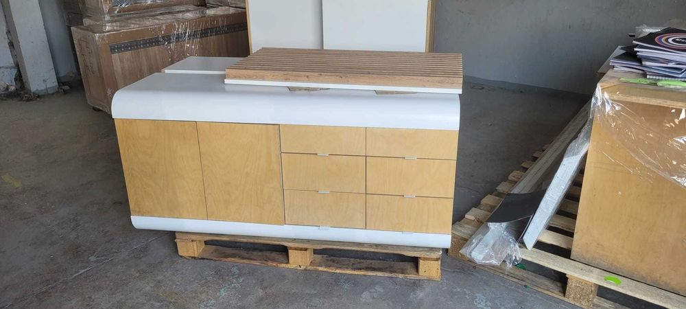 komoda biała z szufladami drewno szer. 1400, gł. 400, wys. 650