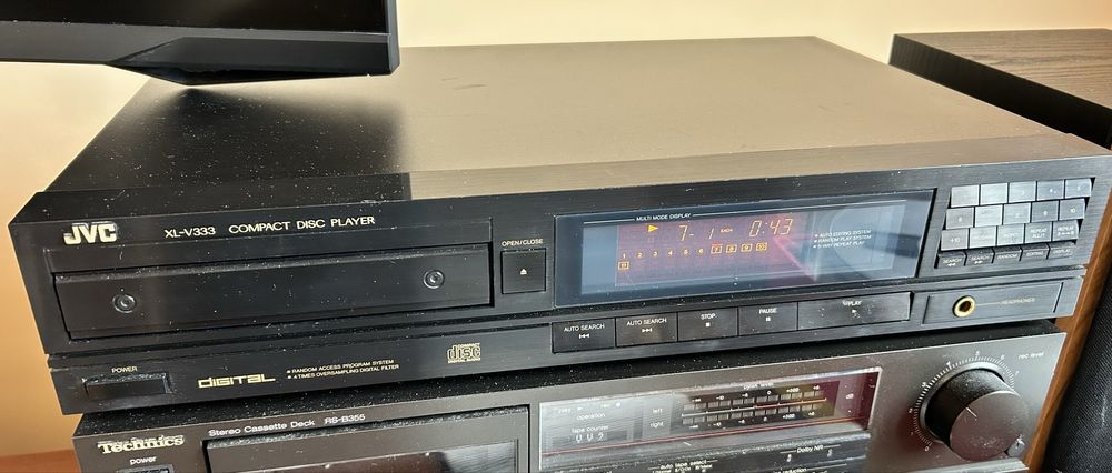 Odtwarzacz CD JVC