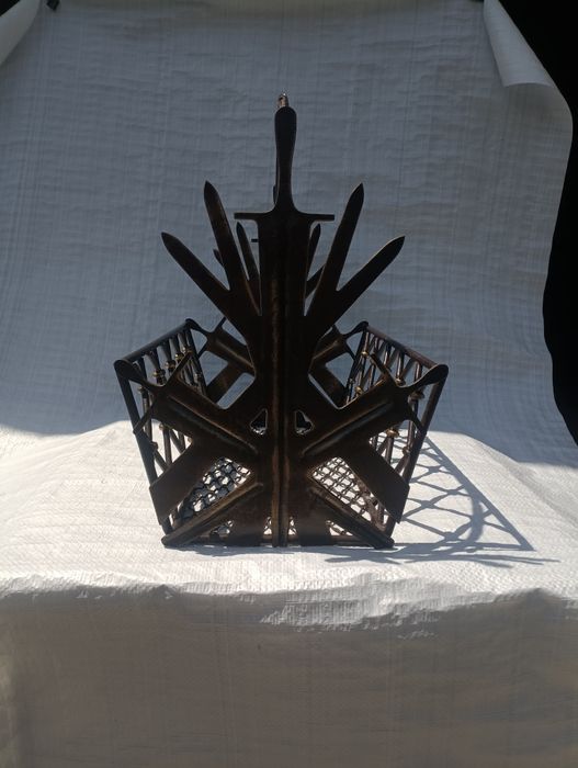 Дровница из металла